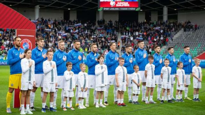 Slovenski nogometaši pred tekmo s Kazahstanom optimistični: "Navijači, ne skrbite, prebili se bomo na evropsko prvenstvo" (foto: Boštjan Podlogar/STA)