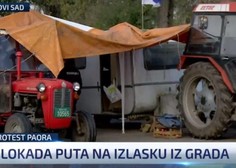 Srbija pred volitvami v primežu vse večjega kaosa: kmeti zaradi neizpolnjenih Vučićevih obljub s traktorji blokirali ceste