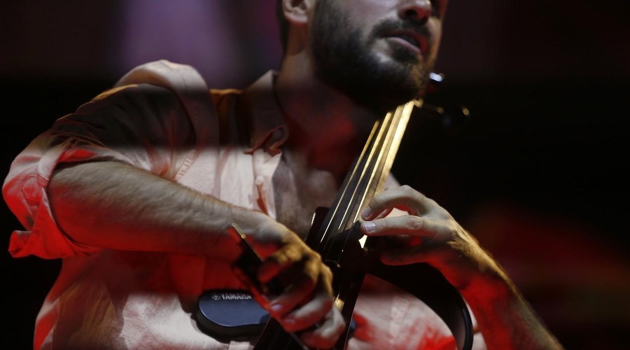 Nekdanji član zasedbe 2Cellos požel val zgražanja: "To ni kulturno" (foto: Profimedia)