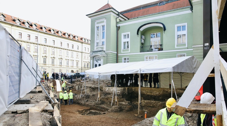 FOTO in VIDEO: Neverjetna presenečenja izkopanih odkritij pri Drami (kaj je tako zelo presenetilo arheologe?) (foto: Aleksandra Saša Prelesnik)