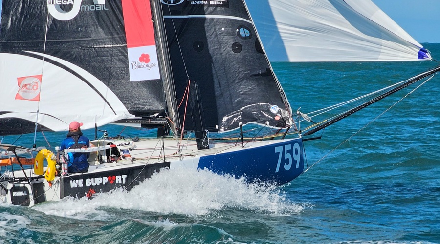 Neverjeten uspeh slovenskega jadralca na regati čez Atlantik (foto: Ashikasailing)
