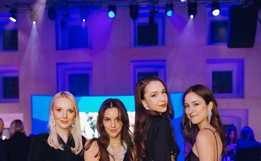 Ko se znani obrazi sprostijo: poglejte v zakulisje najbolj glamuroznega dogodka leta (FOTO)