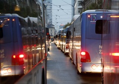 Duhovit predlog občana: bi moral LPP zaradi zastojev razpoloviti ceno vozovnic?