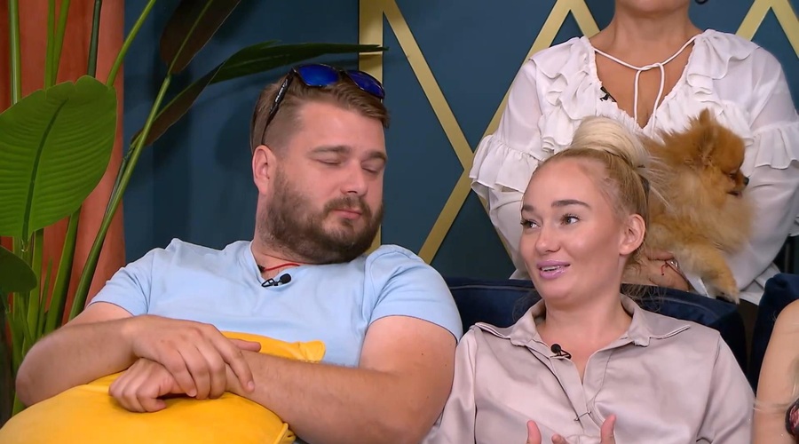 Se spomnite Žanet Breški iz šova Super par? Pokazala je svojega postavnega zaročenca (foto: Voyo/posnetek zaslona)