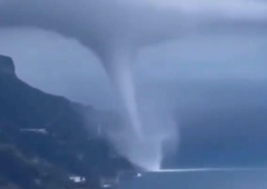 Odhajate do Sredozemskega morja? Bodite pozorni, saj postaja vse bolj nevarno: "Videti je bilo kot tornado"