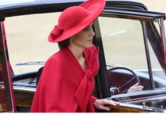 Vse oči uprte v valižansko princeso Catherine: ko je stopila iz avtomobila, ji je ...