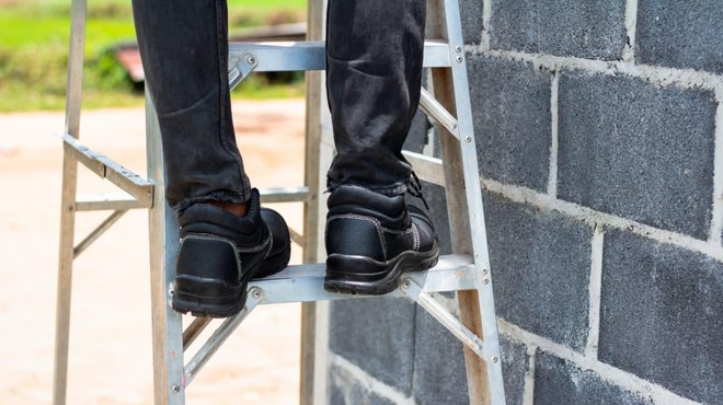 Delovni čevlji: ključ do zaščite in udobje na delovnem mestu (foto: promocijska fotografija)