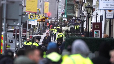 napad v dublinu irska policija