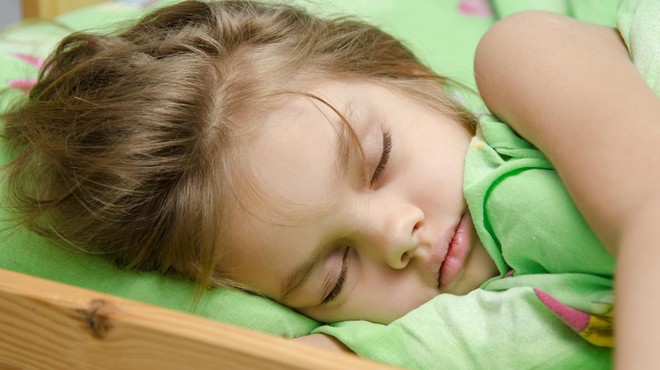 Ima vaš otrok težave s spanjem? Dajte mu ta okusni prigrizek in težav več ne bo! (foto: Profimedia)