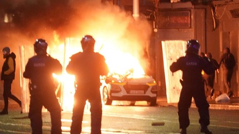 izgred policija ogenj dublin