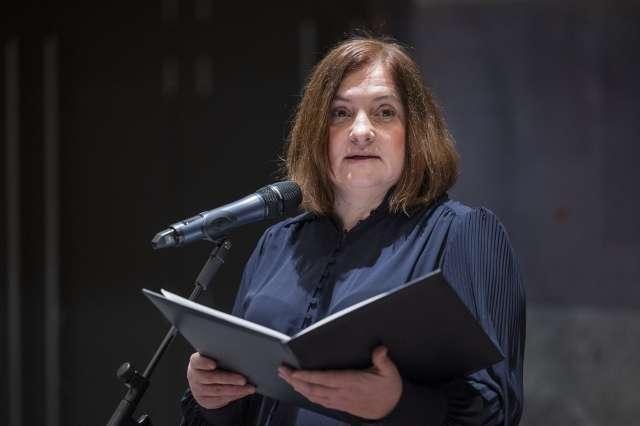 "Kljub številnim političnim in drugim pritiskom, osebnim diskreditacijam ne bomo odnehali, dokler ne bomo prišli do konca vsem nepravilnostim in političnim zlorabam," je bila jasna predsednica preiskovalne komisije državnega zbora Tamara Vonta.