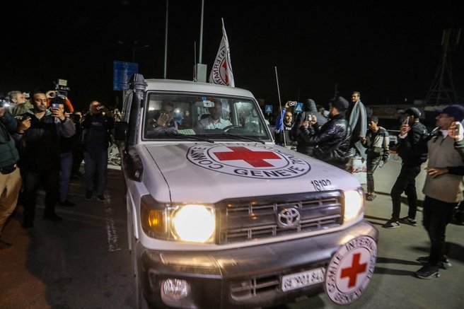 izpustitev talcev hamas rdeči križ