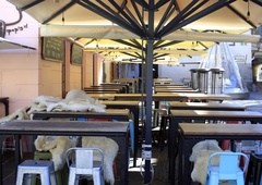 Nepravilnosti vsepovsod po Sloveniji: inšpektorji odkrili kršitve v Fiesi, gostinskih lokalih in celo na Tobačni v Ljubljani