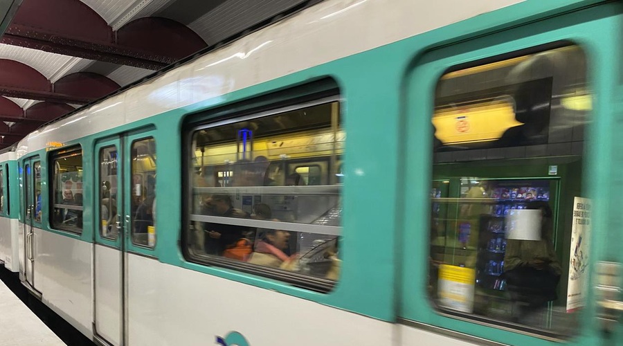Pariz: med OI se bodo cene za vozovnice za javni prevoz skoraj podvojile (foto: Profimedia)
