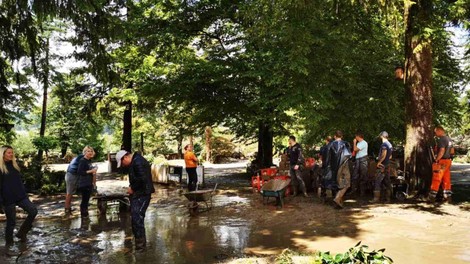 Dobra novica: priljubljeni park cvetja po uničujočih poplavah znova odpira svoja vrata