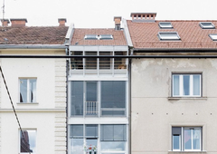 Ob sprehodu skozi mesto ste jo morda spregledali: to je ljubljanska hiša, ki slovi kot ...