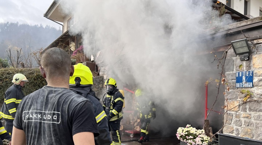 FOTO: Zvezdana Mlakar v šoku, doživela je nepredstavljivo dramo: njen dom je zagorel! (Igralka razkrila posledice) (foto: Facebook/Zvezdana Mlakar)