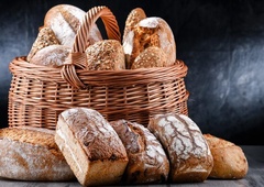 Zakaj številne restavracije gostom najprej postrežejo kruh? Razlog za to se skriva predvsem v ...