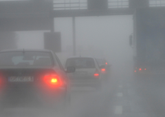 Najhujša prometna nesreča v Sloveniji: udeleženih 56 vozil, megla pa tako gosta, kot bi "zapeljali v mleko"