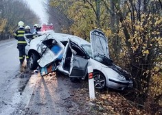 V prometni nesreči na Hrvaškem življenje izgubil 32-letni Slovenec: med prevračanjem vozila padel iz njega