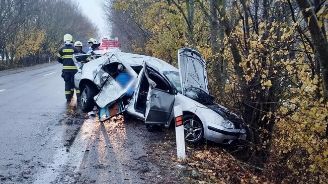 Usodna pot v šolo: 18-letnica umrla v hudi prometni nesreči (FOTO) (foto: Facebook/Polícia SR - Nitriansky kraj)