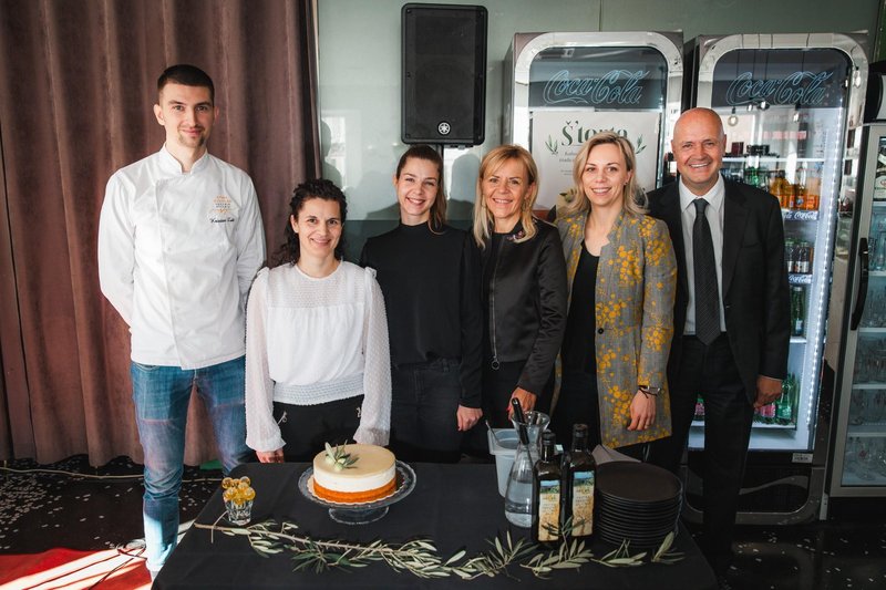 Uigrana ekipa za Š'torto: Kristian Zule, Magdalena Skočir, Jelena Aršić, Donata Milič (Vecchia Osteria -Stara Gostilna Piran), Tamara Posavec Simčič in Tomaž Milič (Vecchia Osteria - Stara Gostilna Piran).