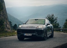 Porsche Cayenne: potovanje skozi deželo risa in Petra Klepca