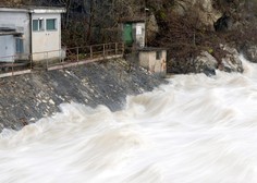 Reke po Sloveniji poplavljajo, državo bo zajel sneg (nas čaka neprijetno presenečenje?)