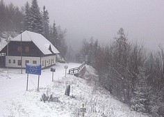 Zimska pravljica: višje predele Gorenjske in Koroške pobelil sneg