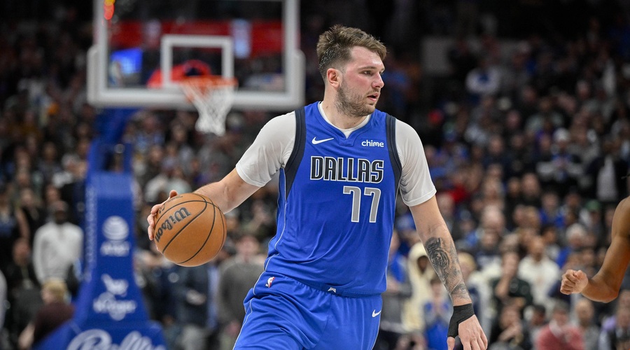 Luka Dončić se je vrnil s trojnim dvojčkom in se s posebno gesto poklonil prvorojenki Gabrieli (foto: Profimedia)