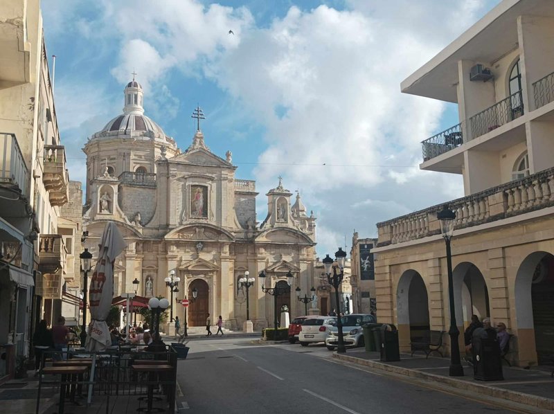 Rabat se nahaja le streljaj od Mdine in je vreden obiska zaradi svoje neprecenljive kulturne dediščine.