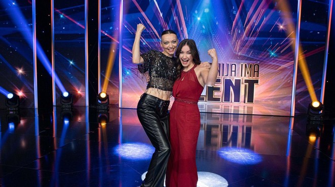 Zadnji dve finalistki Talentov sta Špela Šemrl in Tatjana Gajanović (foto: POP TV)