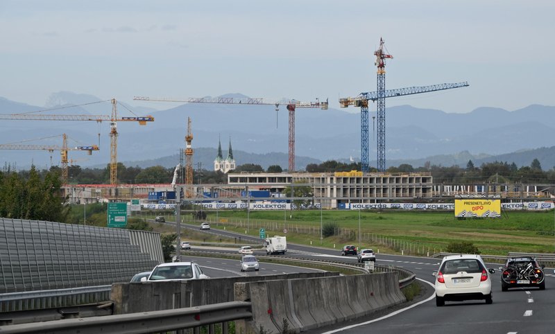 Gradnja moškega zapora Dobrunje.