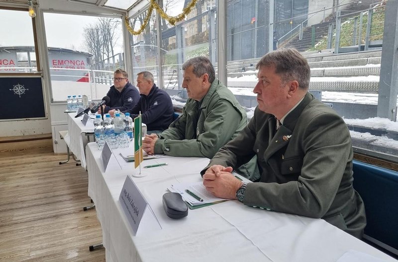 Z Lovske zveze Slovenije in Ribiške zveze Slovenije so organizirali skupno novinarsko konferenco, kjer so predstavili izzive, s katerimi se soočajo.