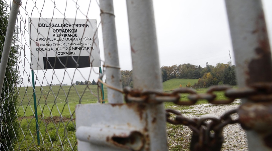 Katastrofa za okolje: na območju stare Cinkarne 1,5 milijona kubičnih metrov nevarnih odpadkov (visoka nevarnost tudi za ljudi) (foto: Bobo/Srdjan Živulović)