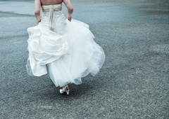 Rojeni v teh 4 astroloških znamenjih se najpozneje odločijo za poroko