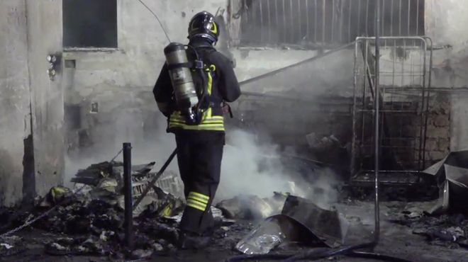 V grozljivem požaru, ki je izbruhnil v bolnišnici, več mrtvih in poškodovanih (foto: Profimedia)
