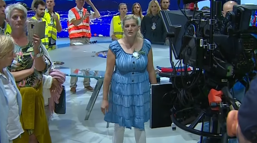 Bizarna domislica: Saša Petek zahteva, da po njenem nareku organizirajo oddajo Tarča, izbrala je tudi goste (foto: RTV/Posnetek zaslona)
