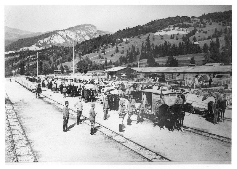 Začetna postaja ozkotirne konjske železnice v Bohinjski Bistrici.