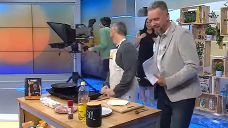 Ste videli, kaj se je dogajalo na slovenski televiziji? Med oddajanem v živo se je voditeljica zaletela v steno