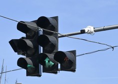 Policija zbegana nad nesrečo: obe voznici trdita, da sta imeli zeleno luč