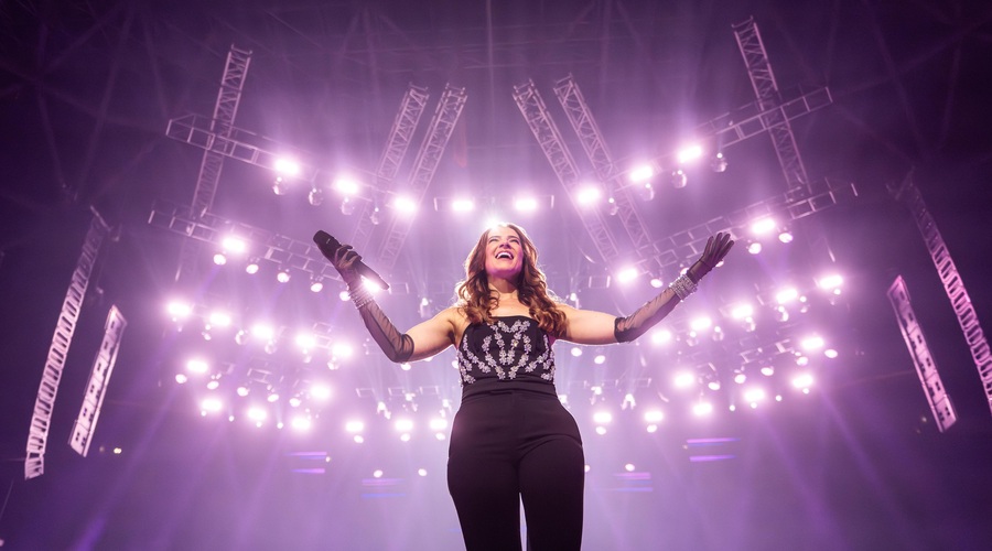 Senzacionalni koncert Nine Pušlar v domačih Stožicah: takšnega spektakla pa še ne! (FOTO) (foto: Primož Pičulin)