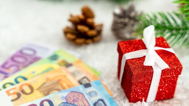 Ta podjetja so najbolj radodarna z božičnicami: ste tudi vi med srečneži, ki se bodo razveselili zajetnega darila? (foto: Profimedia)