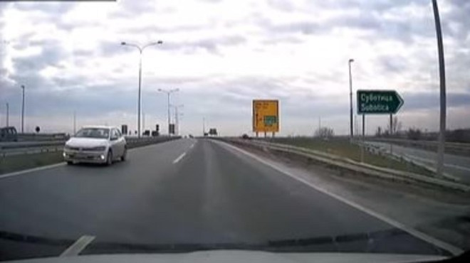 Slovenec na avtocesti v Srbiji divjal v nasprotno smer: posnetek je zaokrožil na družbenih omrežjih (VIDEO) (foto: Instagram/193_rs/posnetek zaslona)