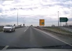 Slovenec na avtocesti v Srbiji divjal v nasprotno smer: posnetek je zaokrožil na družbenih omrežjih (VIDEO)