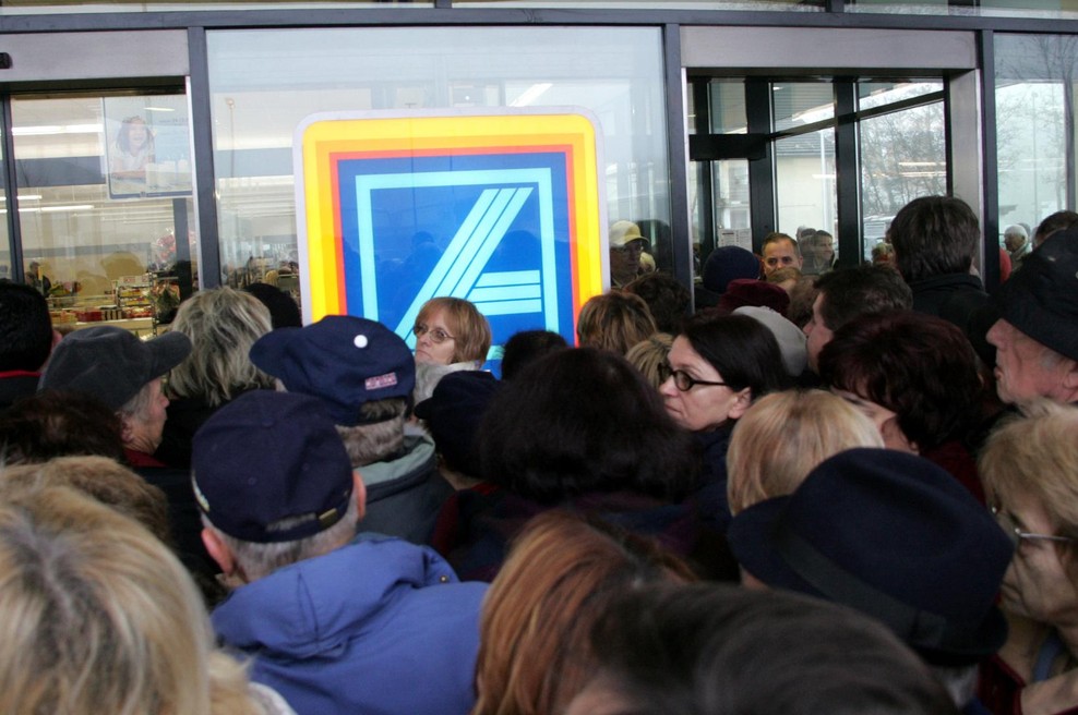Pohitite z nakupi: trgovine bodo več dni zaprte (foto: Tina Kosec/Bobo)