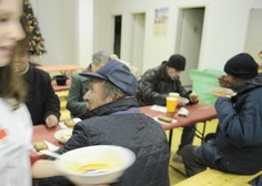 Konec sočutja? Kar 700 ljubljanskih brezdomcev bi lahko sredi zime ostalo brez edinega toplega prostora