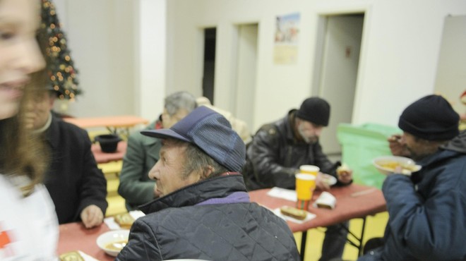 Konec sočutja? Kar 700 ljubljanskih brezdomcev bi lahko sredi zime ostalo brez edinega toplega prostora (foto: Bor Slana/Bobo)