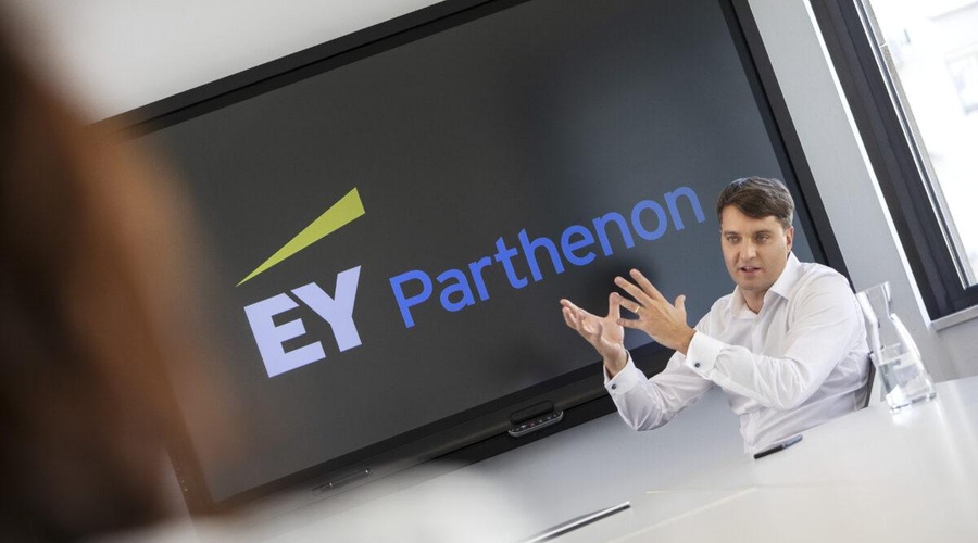 Domen Zadravec, EY-Parthenon: “Umetna inteligenca pomeni odlično priložnost za transformacijo podjetij” (foto: promocijska fotografija)