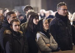 Na Češkem dan žalovanja: "Na Zemlji hočemo vsi doseči raj, ampak življenje nam dokazuje, da obstaja zlo" (FOTO)